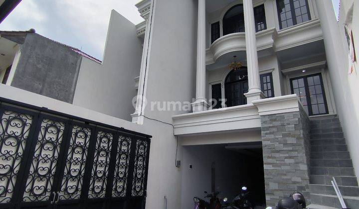 Rumah Mewah 3 Lantai Baru Di Jatipadang Jakarta Selatan 2