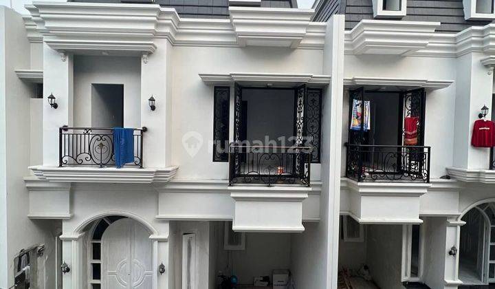 Rumah European Classic di Jagakarsa JakSel Dekat ke TB Simatupang 1