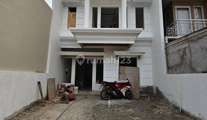 Rumah 2 Lantai Modern Classic di jagakarsa jaksel dekat ke cilandak  1