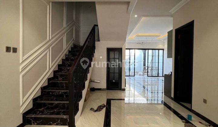 Rumah 3 Lantai Rooftop  Ada Kolam Renang Di JagakarsaJakSel 2