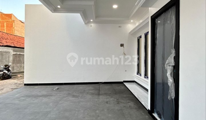 Rumah Mewah Modern Classic Lokasi Strategis di Kebagusan, Jakarta Selatan 2