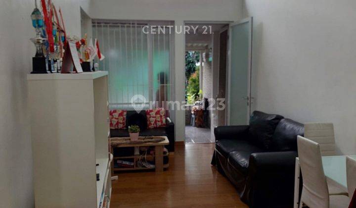 ruang tamu rumah area strategis di sentul