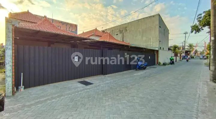 Kost Ekslusif Pogung Area Kampus UGM ******** STRATEGIS RING UGM BU Kost Ekslusif Pogung Area Kampus UGM ******** STRATEGIS RING UGM BU