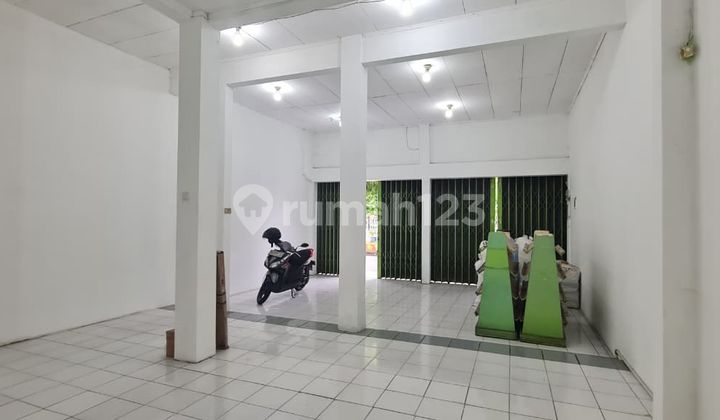 Ready-to-Use Store Good for Selling in Tlogosari Raya 2