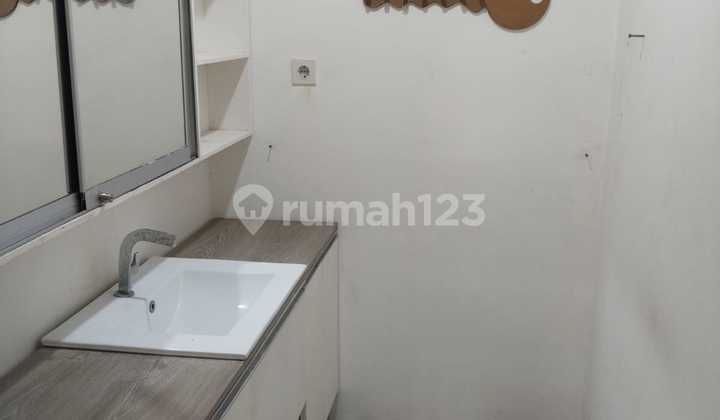 Rumah dan Toko Strategis Eksklusif di Jalan Supriyadi 2