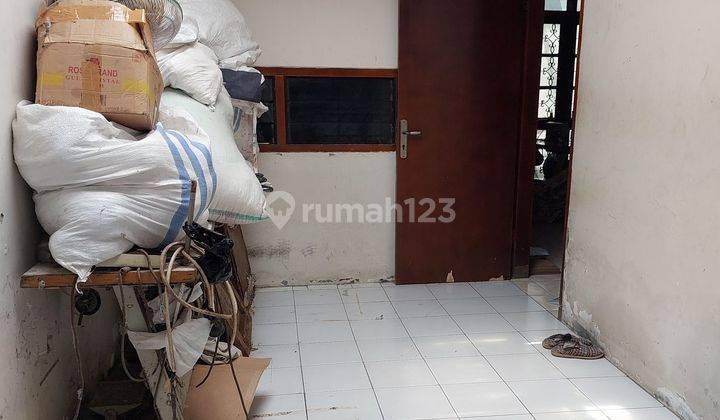 DIJUAL RUMAH  DAERAH PERKOTAAN BISA BUAT KOS 2