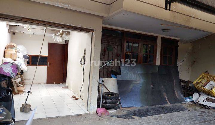 DIJUAL RUMAH  DAERAH PERKOTAAN BISA BUAT KOS 2