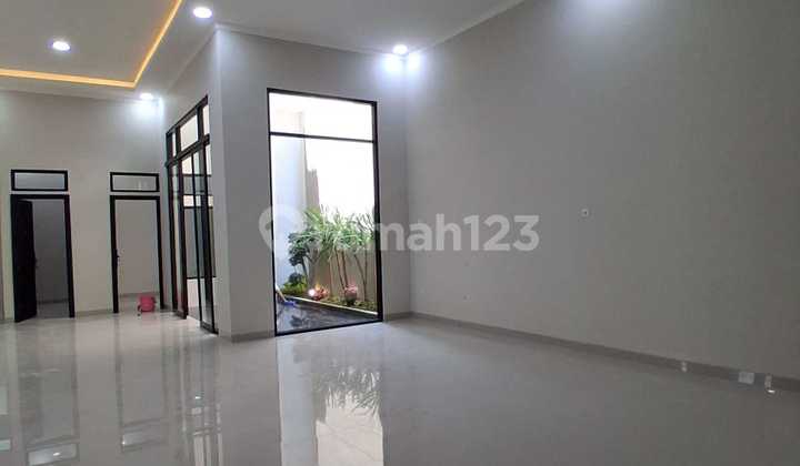 Rumah Bagus Siap Huni di Jl Halmahera Semarang Timur 1