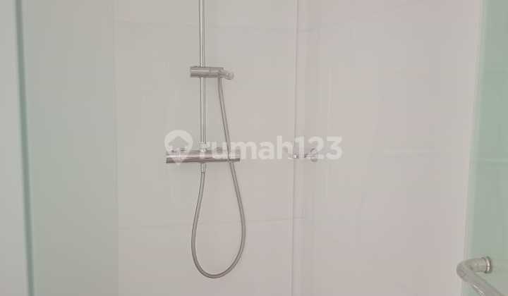 Luxury House Ready to Occupy on Jl Seroja, Central Semarang 2