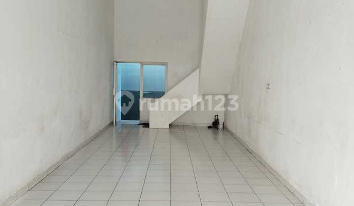 Ruko Startegis Siap Pakai di Jalan Beteng 2
