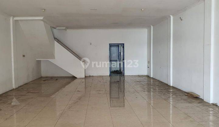 Ruko Strategis 3 Lantai Bagus di Jalan Depok  2