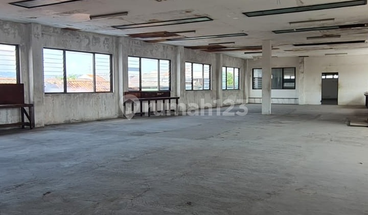 Gudang Strategis Siap Pakai di Jalan beruang Gayamsari