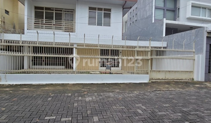 Strategic House Suitable for Living and Business in East Seroja 1