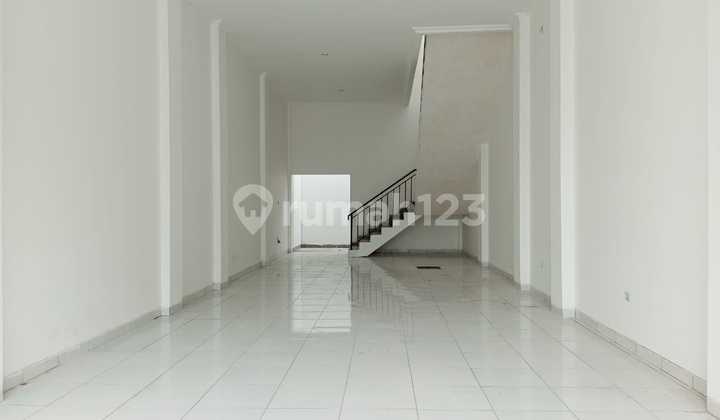 Ready-to-Use Good Ruko on Jalan Sugiyopranoto 2