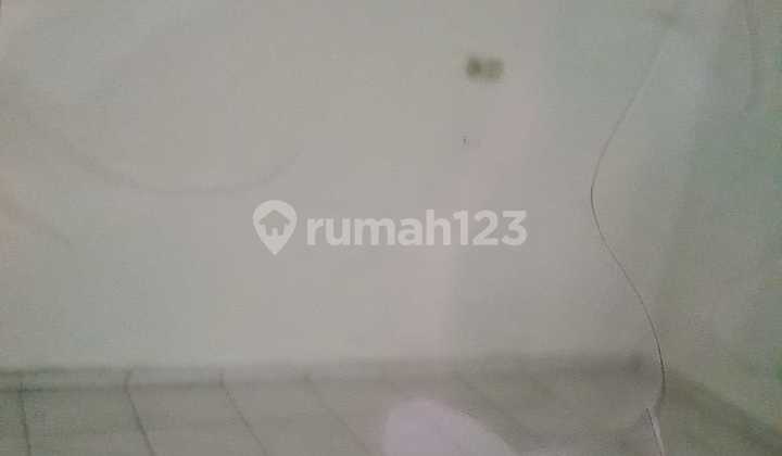 Ruang Usaha Cocok untuk Kantor/Minimarket di Karangrejo Raya 2