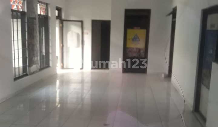 Ruang Usaha Cocok untuk Kantor/Minimarket di Karangrejo Raya 2