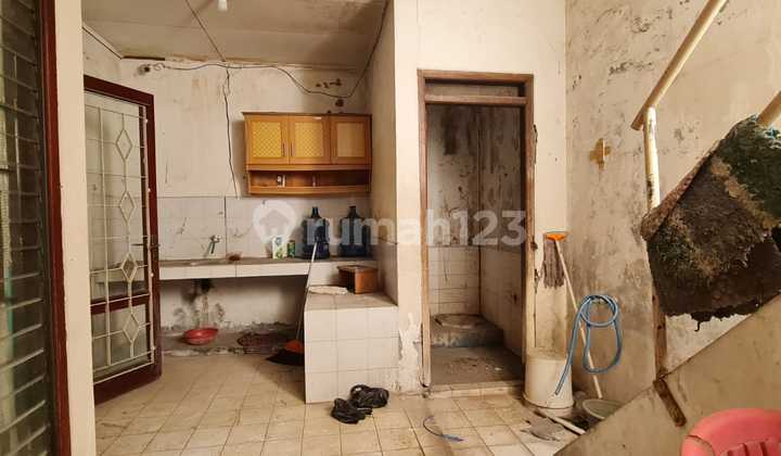 Rumah Strategis Daerah Padat Penduduk di Puri Anjasmoro 2