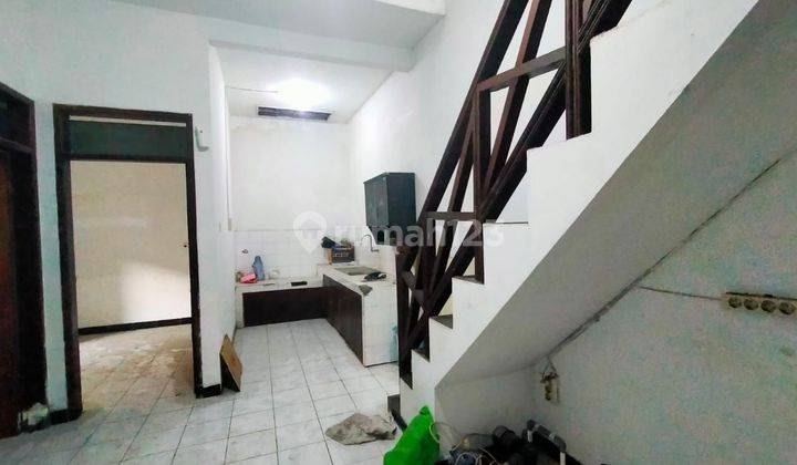 Rumah 2 Lantai Butuh Renovasi Di Gang Luna 1