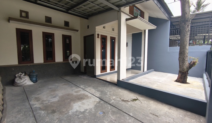 Rumah Siap Huni Akses Jalan Lega di Taman Kopo Indah 3 Blok Favourit