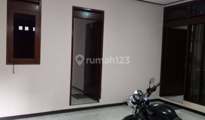 Dijual Rumah terawat  2 Lantai  hadap Barat di SETRA MURNI 2