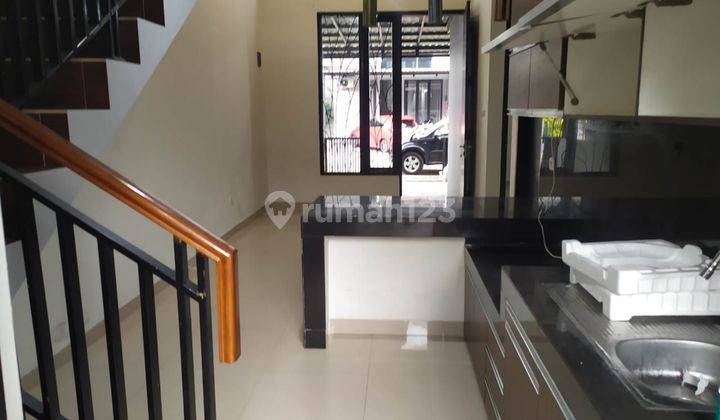 Dijual Rumah bagus 2 Lantai hadap Utara di Kopo Safira 1