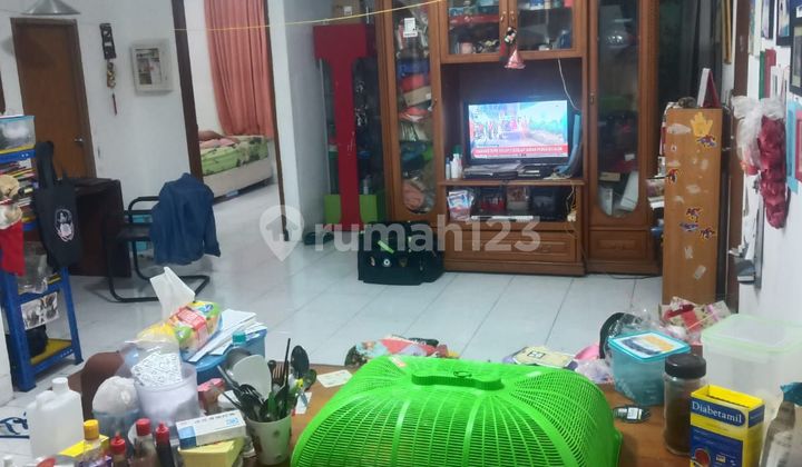 Rumah butuh renov hadap Selatan di Dian Permai Rumah butuh renov hadap Selatan di Dian Permai