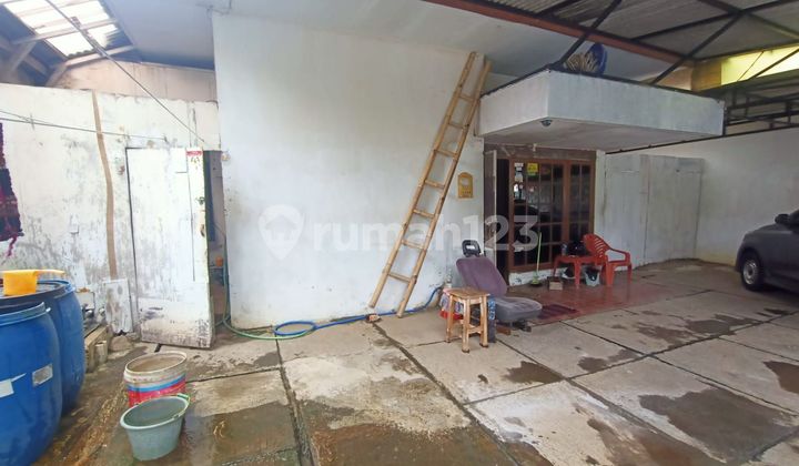 House needs renovation, facing South in Dian Permai. 2