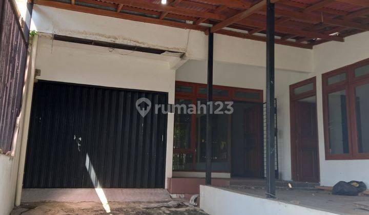 Rumah 1 Lantai Butuh Renovasi Hadap Utara Di Istana Regency 2 1