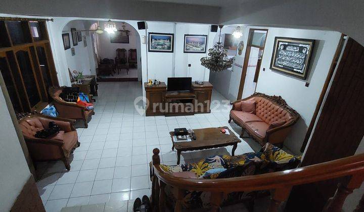 Rumah 3 Lantai Butuh Renovasi hadap Utara di Kopo Elok 1