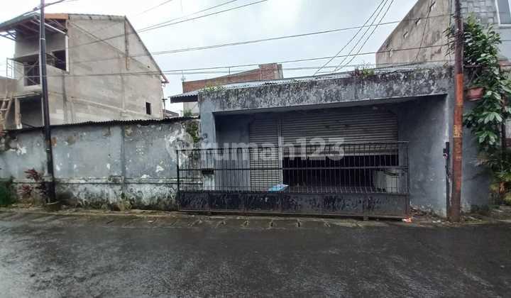 Rumah Hitung Tanah di Sayap Jalan Raya Kopo Bandung