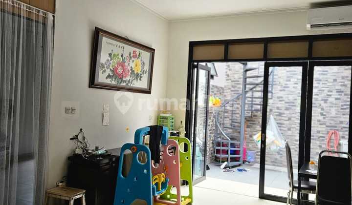 Rumah Minim Renov Hook Di Taman Holis Indah Rumah Minim Renov Hook Di Taman Holis Indah