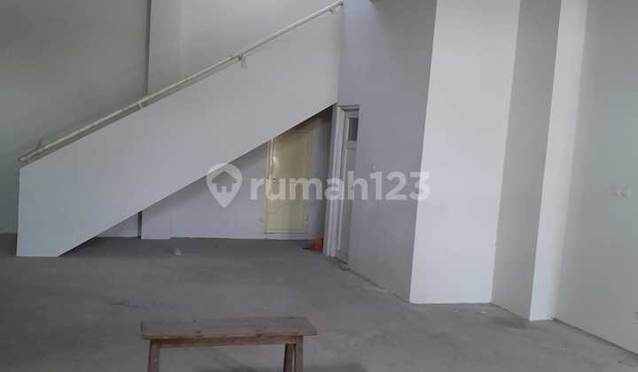 Ready-to-Use Mainroad Shop House in Pasirkoja 1