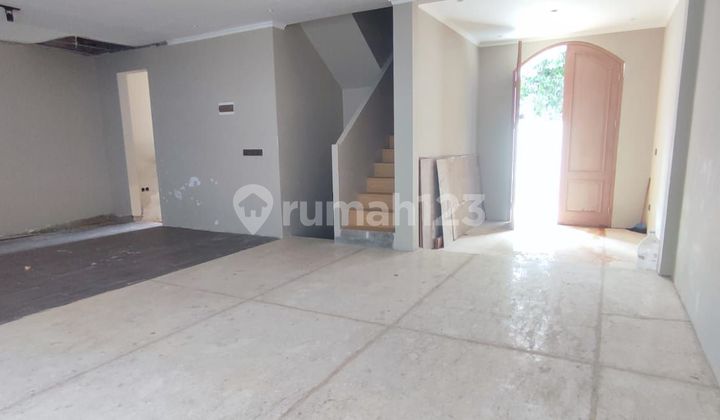 Rumah Butuh Renovasi Hadap Utara Di Batununggal 2