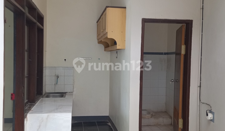 Ready-to-Occupy House in Taman Kopo Indah