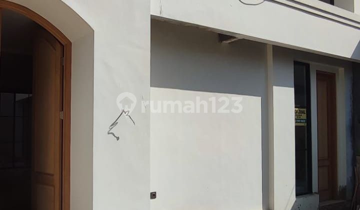 Rumah Butuh Renovasi Hadap Utara Di Batununggal