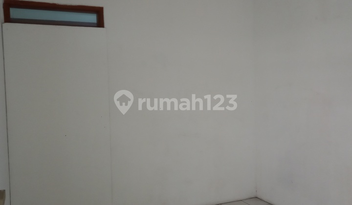 Rumah Siap Pakai Akses Mobil Lega di Taman Kopo Indah 2 2