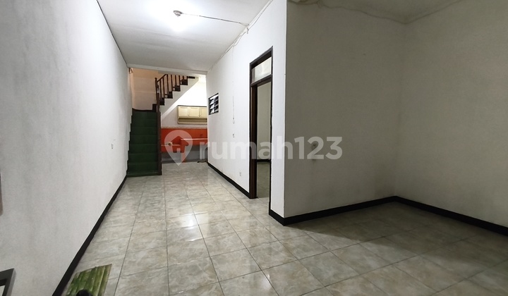 Rumah Akses Motor di Tengah Kota Rumah Akses Motor di Tengah Kota