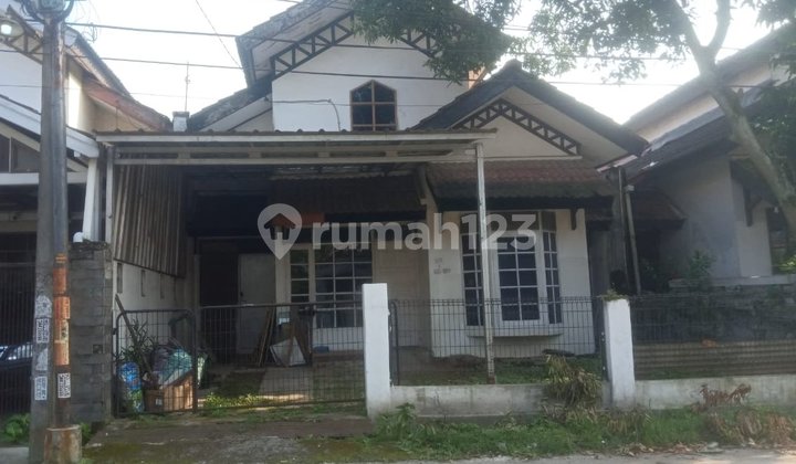 Rumah Butuh Renov dengan Akses Lega di Taman Rahayu, Bandung Selatan