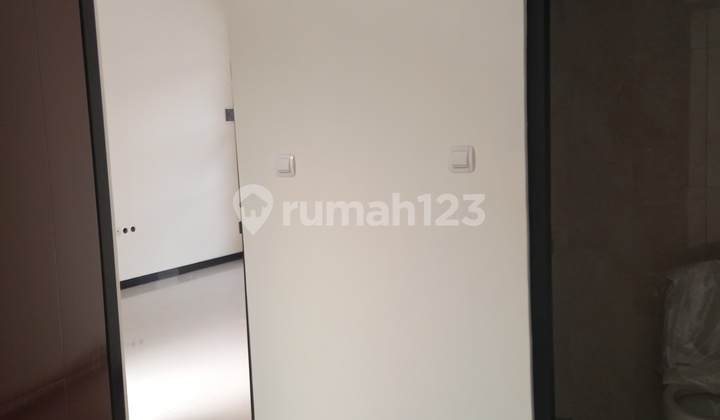 Ready-to-Occupy House in Taman Kopo Indah 2 2