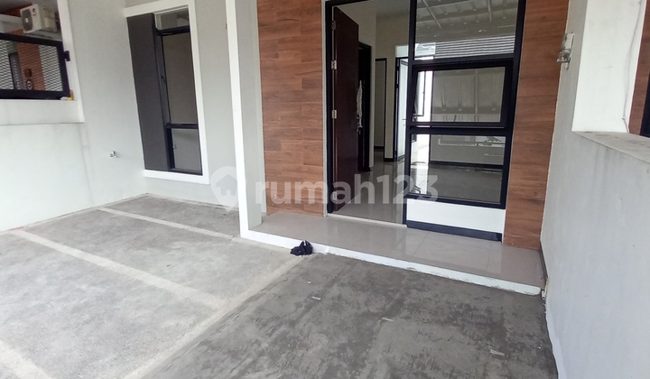 Rumah Siap Huni Di Taman Kopo Indah 2