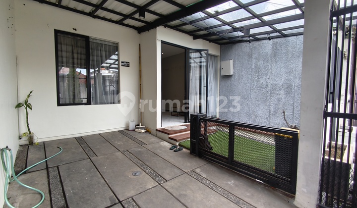Rumah Bagus Siap Huni Semi Furnished di Taman Kopo Indah 2