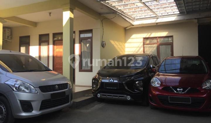 Rumah Plus Kost-kostan Kecil di Taman Kopo Indah