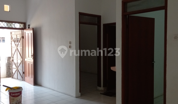 Ready-to-Use House with Spacious Car Access in Taman Kopo Indah 2 Ready-to-Use House with Spacious Car Access in Taman Kopo Indah 2