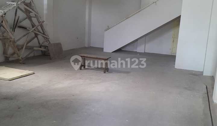 Ready-to-Use Mainroad Shop House in Pasirkoja 2