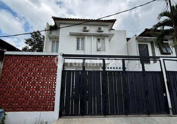 Rumah Bagus 2lt Semi Furnished Di Daerah Logam, Buah Batu 2