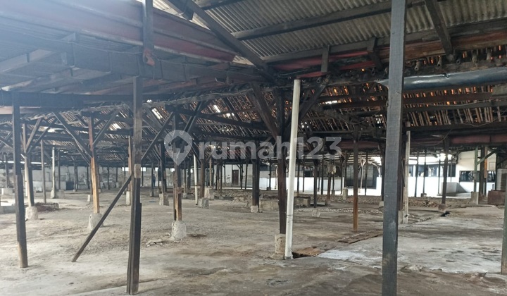 Land and Buildings Next to Apartments in Penjaringan, North Jakarta