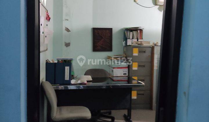 Ruko 4 Lantai Lokasi Strategis Kebayoran Lama 2