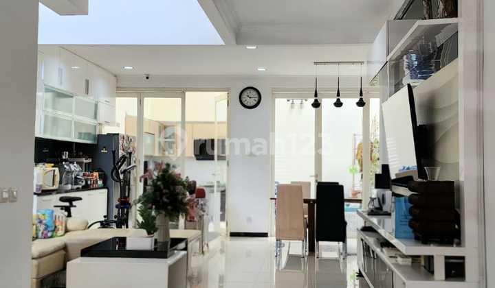 Dijual Rumah Alam Sutra (Sutra Cemara) Luas Rmh : 200 M ( 10 X 20 M )