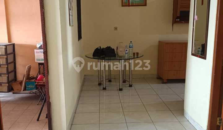 For sale: Gajah Mada house, size 7x18, nice and neat. For sale: Gajah Mada house, size 7x18, nice and neat.