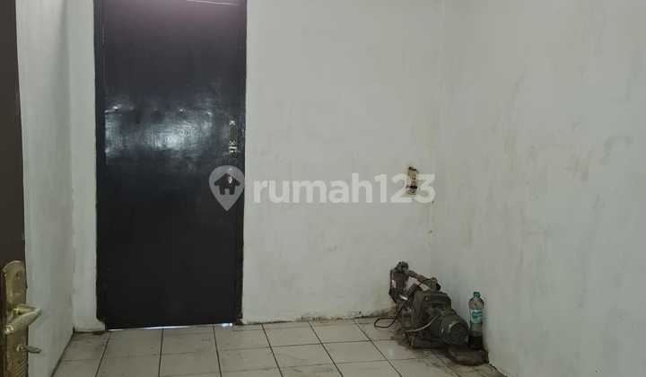 Spacious House Suitable for Business, Strategic Location in Kopo Permai Area. 2